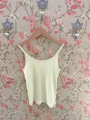Nouveau ! RE/DONE Top Lace Strap Tank Limeade -50%