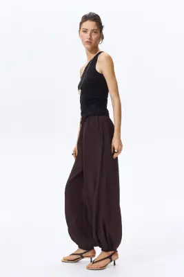 Pantalon à cordon avec jambes ballon - Marron foncé