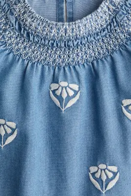 Robe en denim avec détails brodés - Bleu/fleuri
