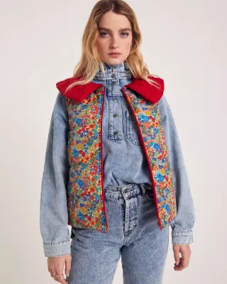 Veste Cali rouge et en tissu Liberty bleu et jaune