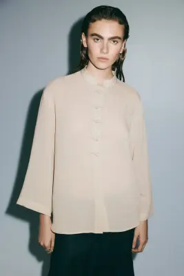 Blouse avec boutons noués - Beige
