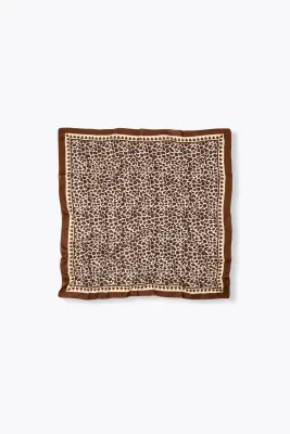 Foulard carré léopard en coton