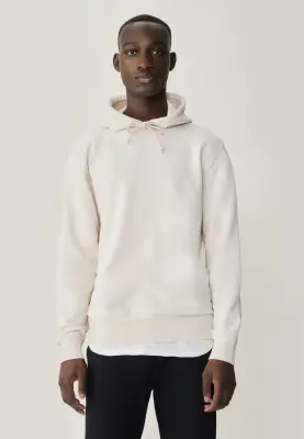 Le sweat à capuche