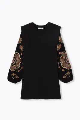Robe sweat-shirt brodée