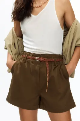 Short en twill avec ceinture - Vert kaki