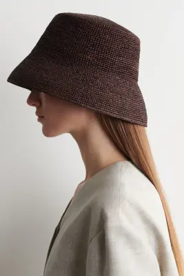 CHAPEAU SEAU EN RAPHIA - BRUN