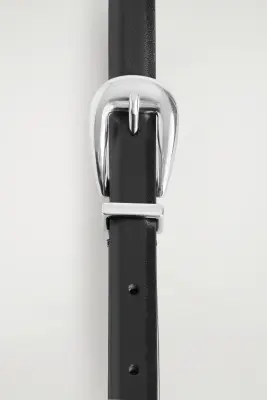 CEINTURE EN CUIR À BOUCLE SCULPTÉE - NOIR / ARGENTÉ