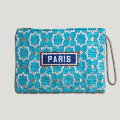 POCHETTE TISSU MAROCAIN - BRODERIE PARIS - INSPIRÉE DU MÉTRO PARISIEN - BLEU CLAIR