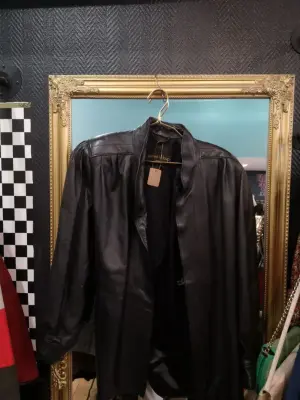 Veste en cuir vintage Pierrot le Loup
