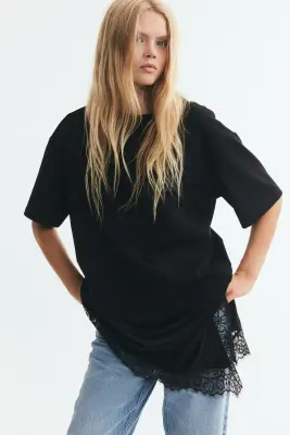 T-shirt asymétrique avec dentelle - Noir