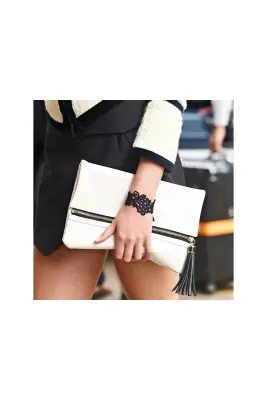 Bracelet en dentelle
