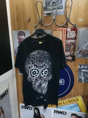 T-shirt noir Tan Tan