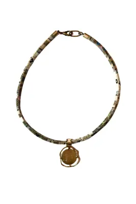 Le Collier Médaillon