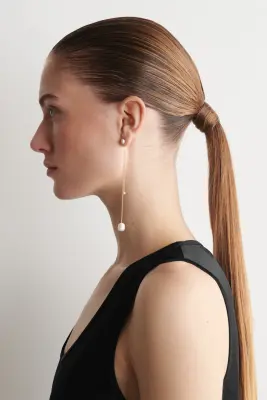 BOUCLES D'OREILLES À CHAÎNES ET PERLES DE CULTURE - NACRÉ / DORÉ