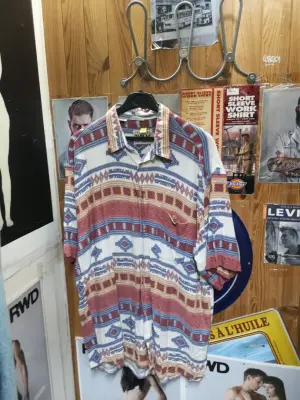 Chemise à motifs géométriques vintage