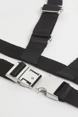 Harnais avec boucle en métal - Noir