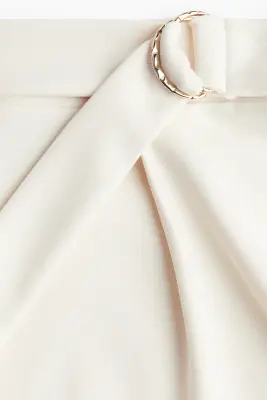 Short avec ceinture - Crème