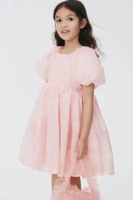 Robe à manches bouffantes en satin - Rose clair