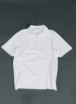 Pleated Tab Short Sleeve Poloshirt in White Cotton & Elastane