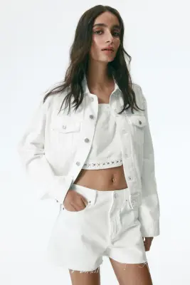 Short en denim avec bords à cru - Crème