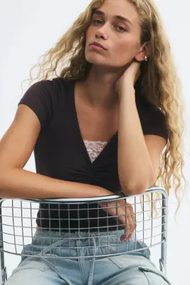 Top avec dentelle - Taupe foncé