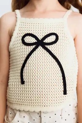 Top à bretelles fines en coton façon crochet - Crème/nœud