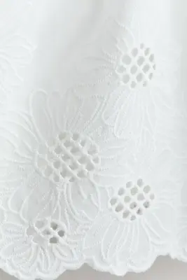 Robe en coton avec broderie anglaise - Blanc