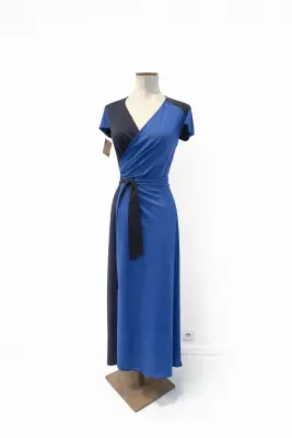 Robe cache cœur bicolore