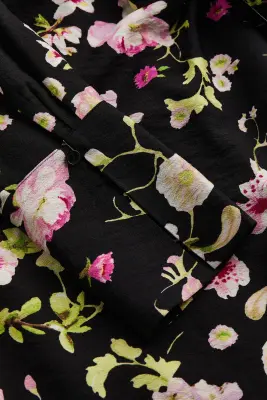 Robe portefeuille avec détail noué - Noir/fleuri