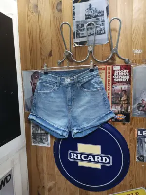 Short en jean Levi's