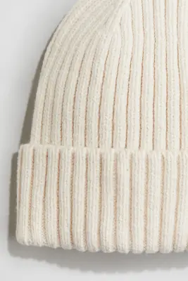 Bonnet en maille côtelée - Crème