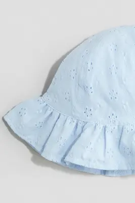 Chapeau de soleil en coton avec broderie anglaise - Bleu clair