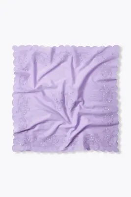 Foulard en broderie anglaise