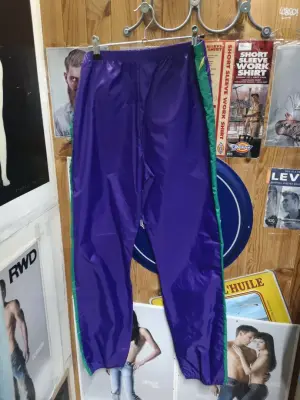 Pantalon de jogging violet et vert