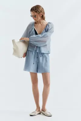 Short en lin mélangé avec taille élastique - Bleu clair/rayé
