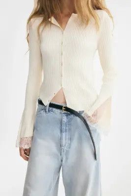 Gilet en maille côtelée avec dentelle - Beige clair