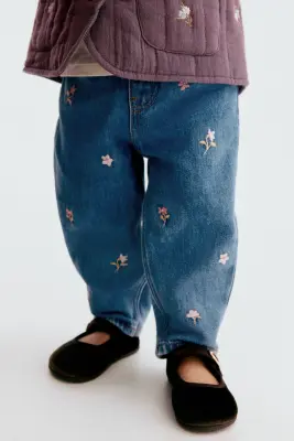 Jean avec détails brodés - Bleu denim clair/fleurs