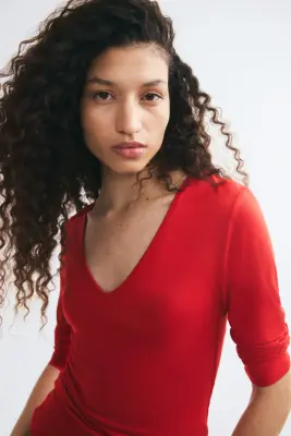 Top à encolure en V en viscose - Rouge