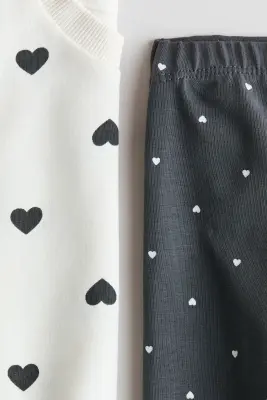 Ensemble 2 pièces en coton avec détails volantés - Gris foncé/cœurs