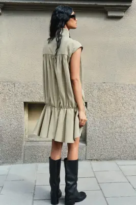 Robe à boutons avec jupe évasée - Vert kaki clair