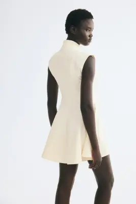 Robe portefeuille avec jupe évasée - Crème