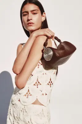 Sac à main avec détail en métal - Marron foncé/argenté