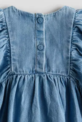 Robe en denim avec détails brodés - Bleu denim/fleuri