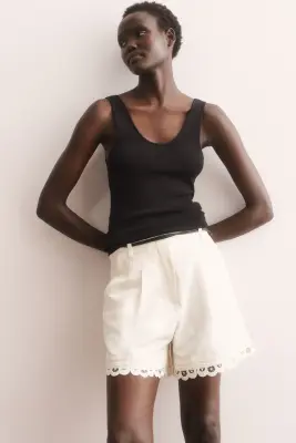 Short en lin mélangé avec ceinture - Crème