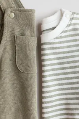 Ensemble 2 pièces T-shirt et salopette - Vert kaki/rayé