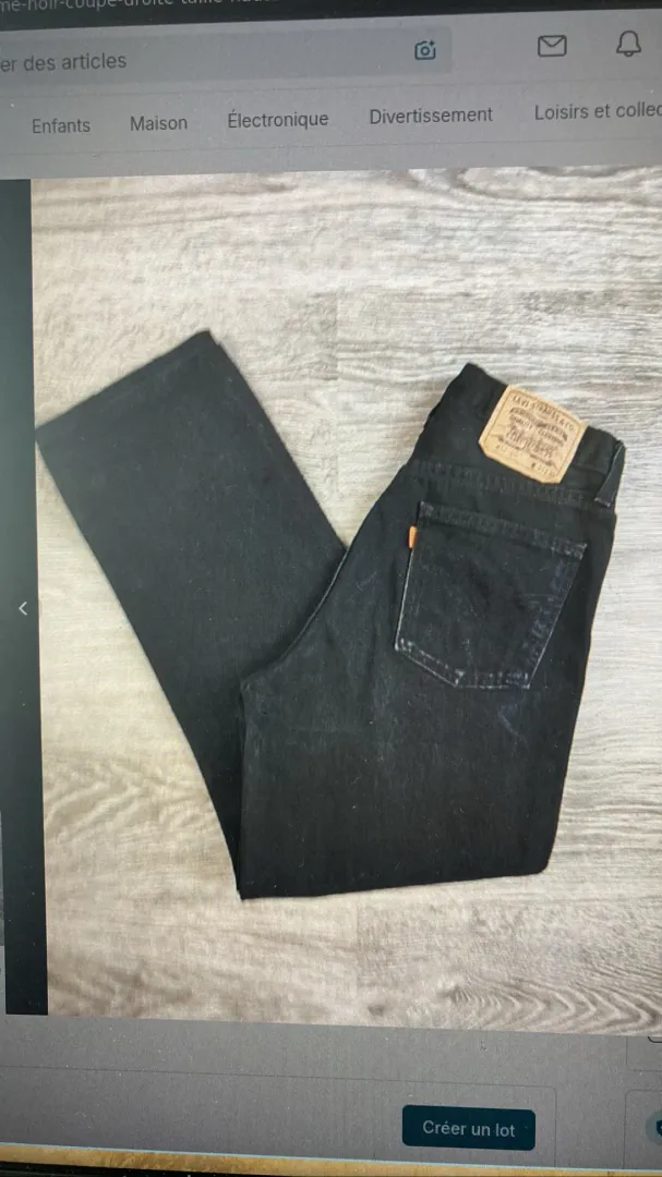 Jean Levi's modèle 615 noir