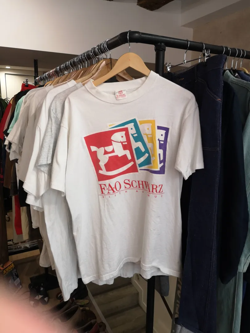 T-shirt vintage FAO Schwarz blanc